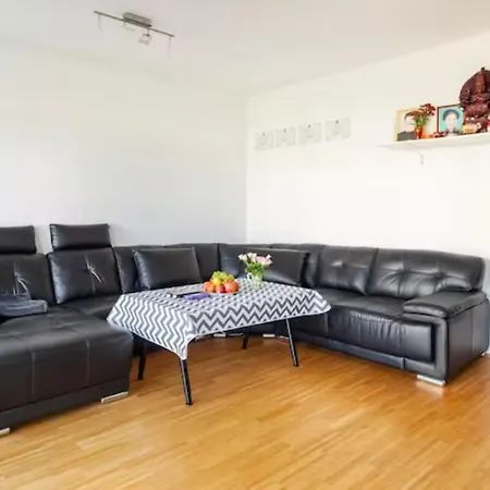 Beautiful With Balcony Direction To Messe Apartment Hannover